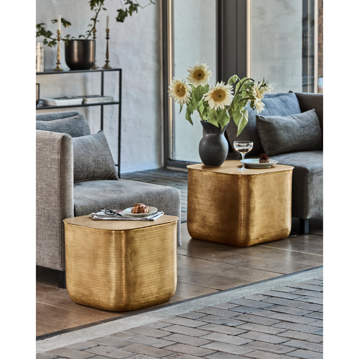 Coffee table, HDCajas with storage, golden