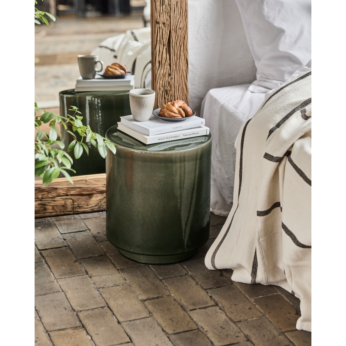 Side table, HDTHEA, gray