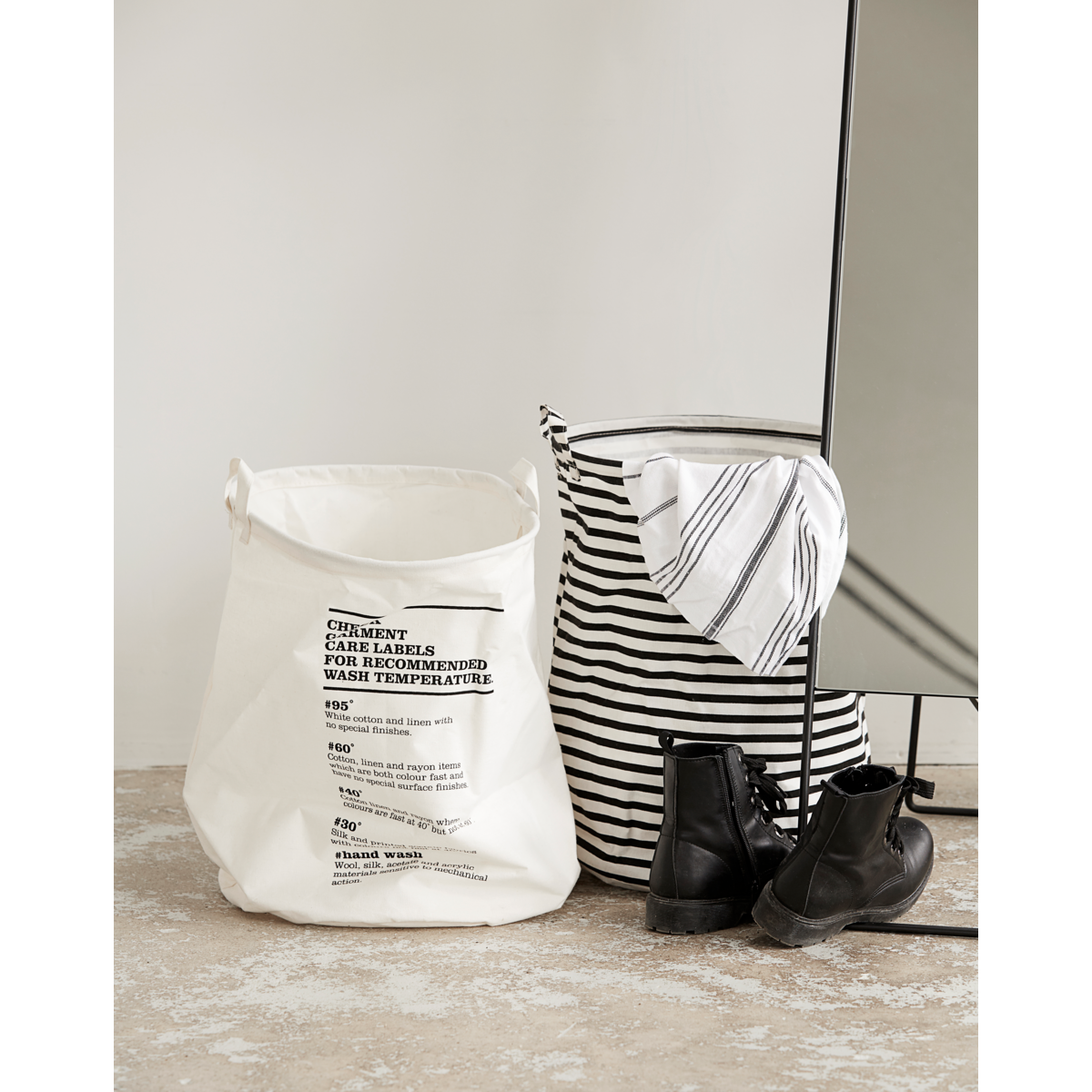 Laundry bag, hdstripes, black h: 50 cm, dia: 40 cm