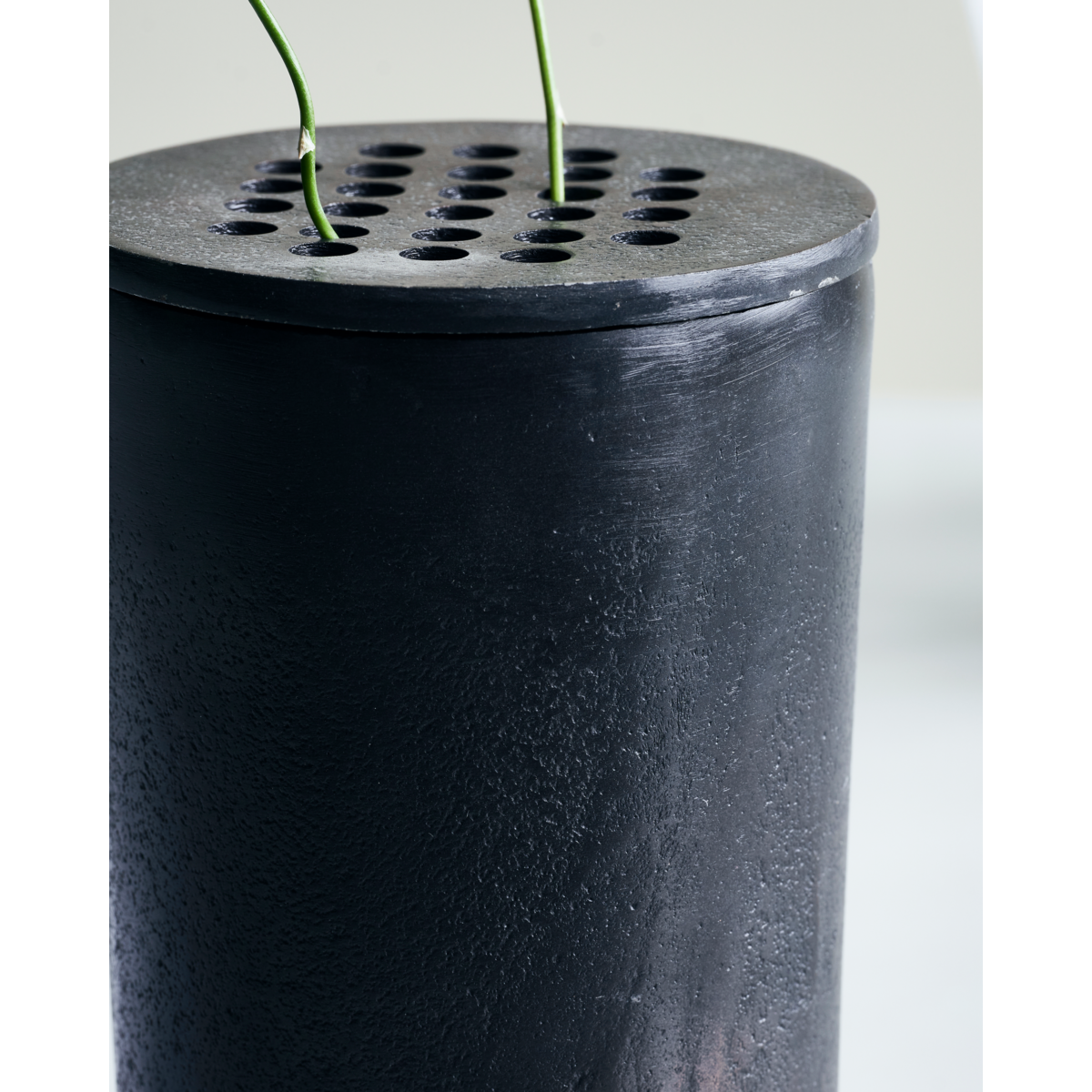 Vase, hdflow, browned brass