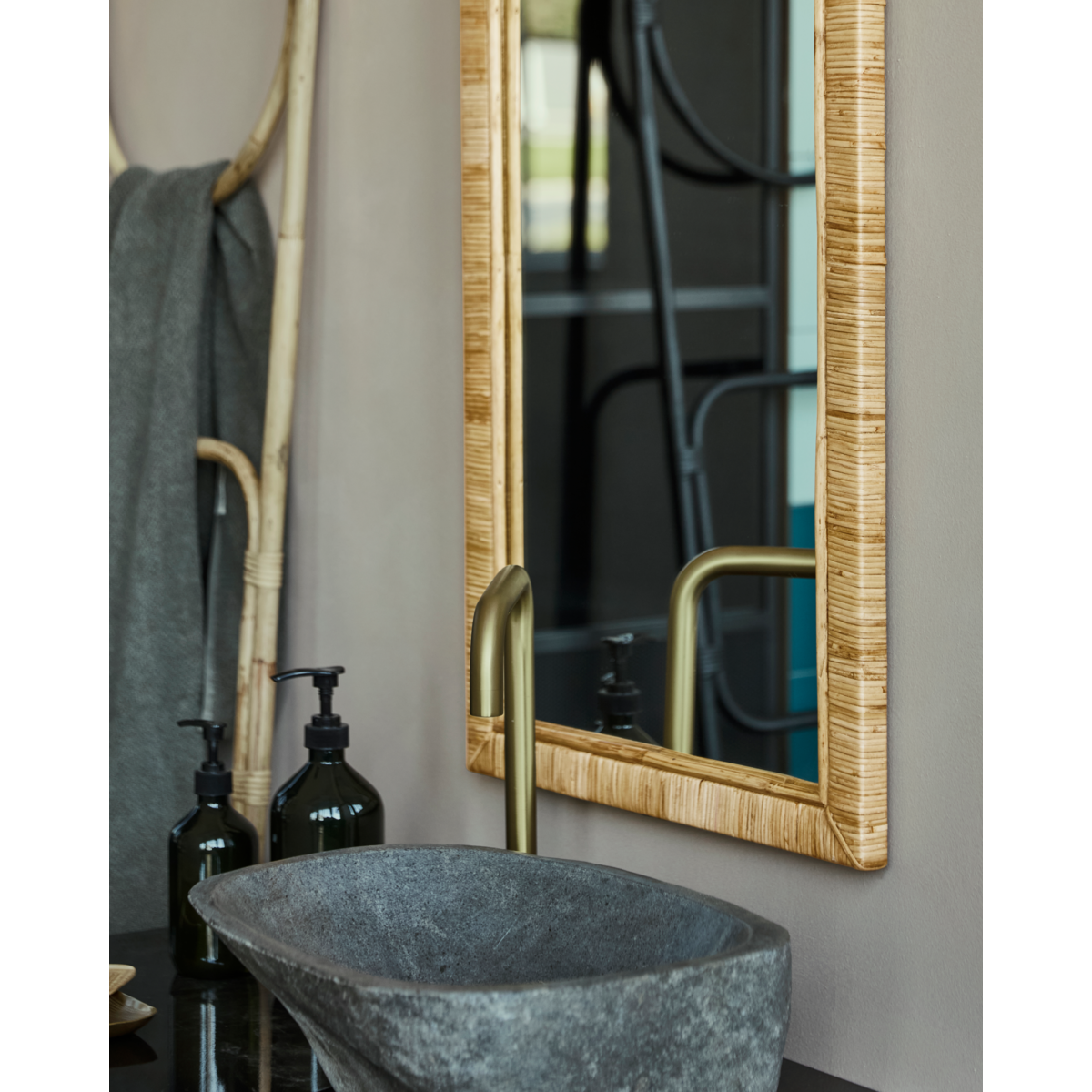 Mirror, Hdmiro, Nature