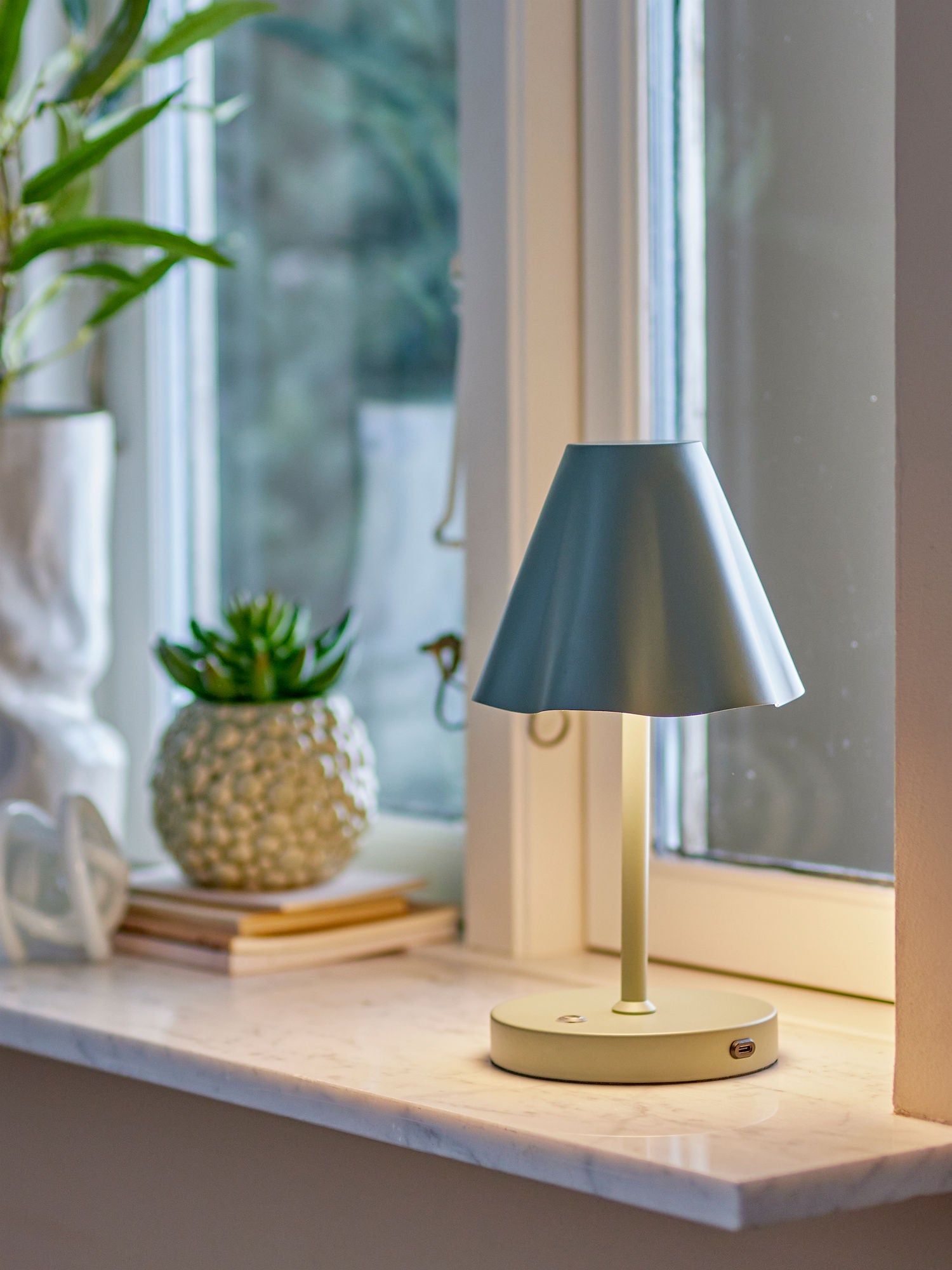 Bloomingville lianna portable lamp, rechargeable, green, metal