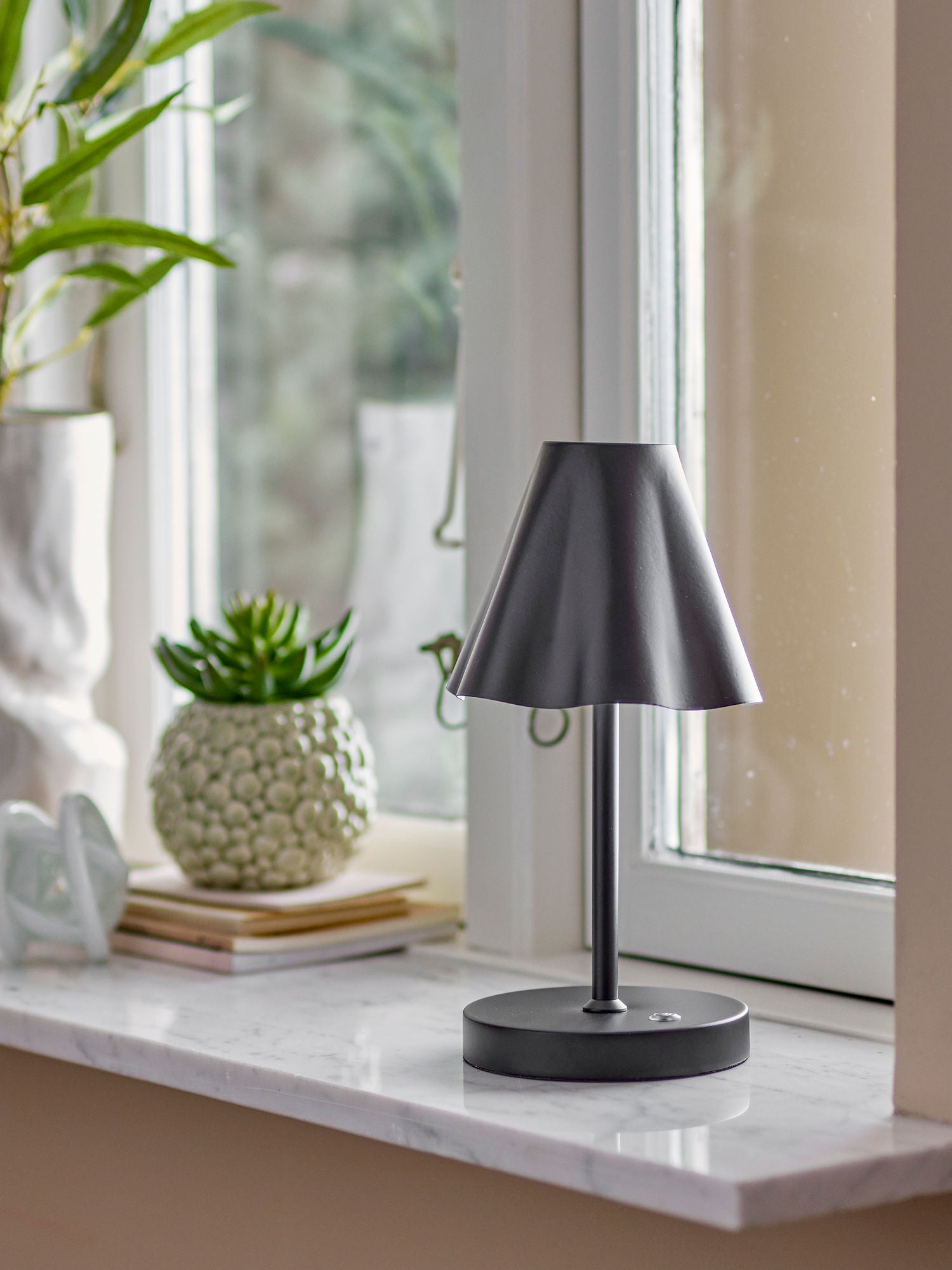 Bloomingville lianna portable lamp, rechargeable, black, metal