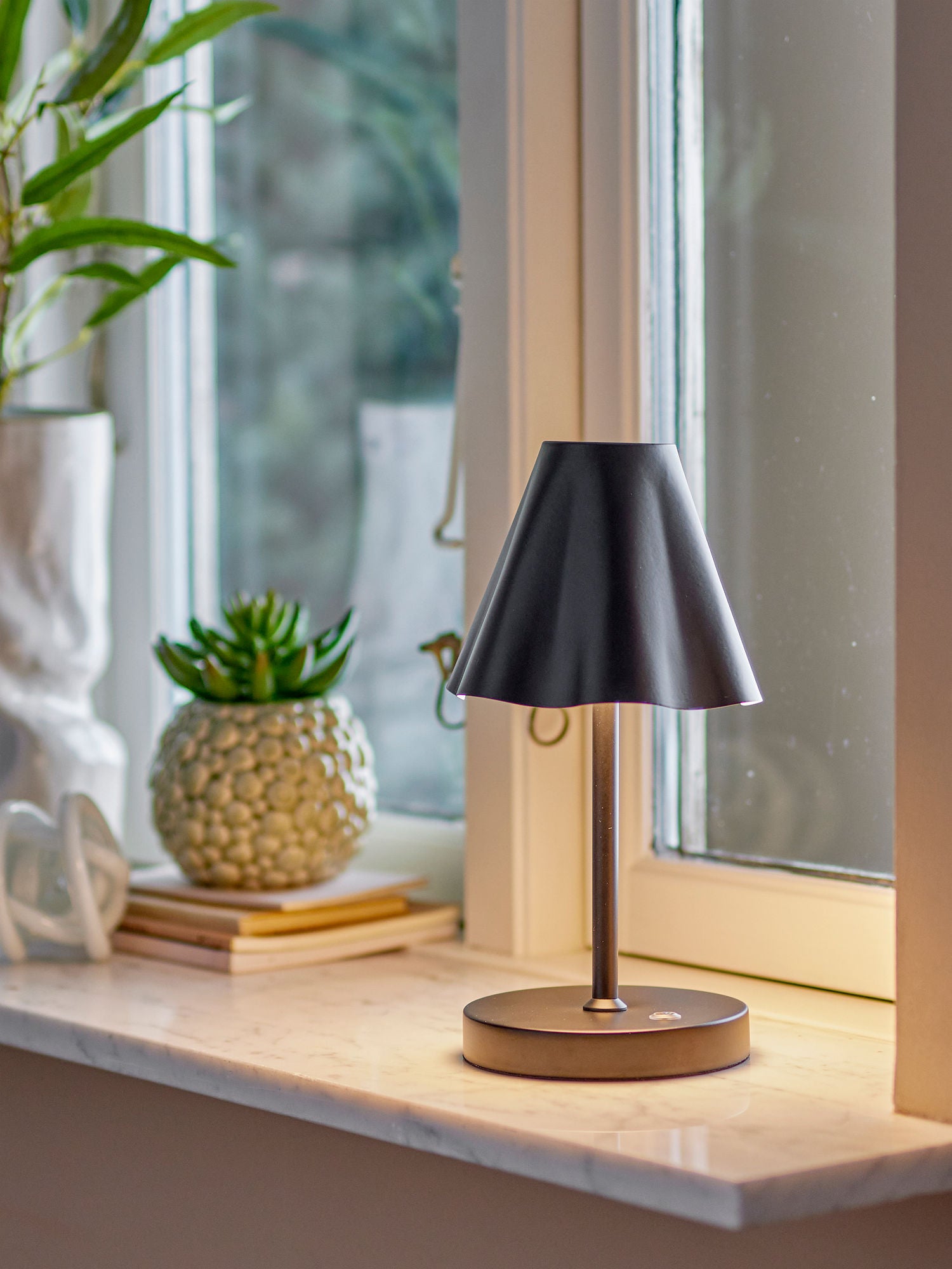 Bloomingville lianna portable lamp, rechargeable, black, metal