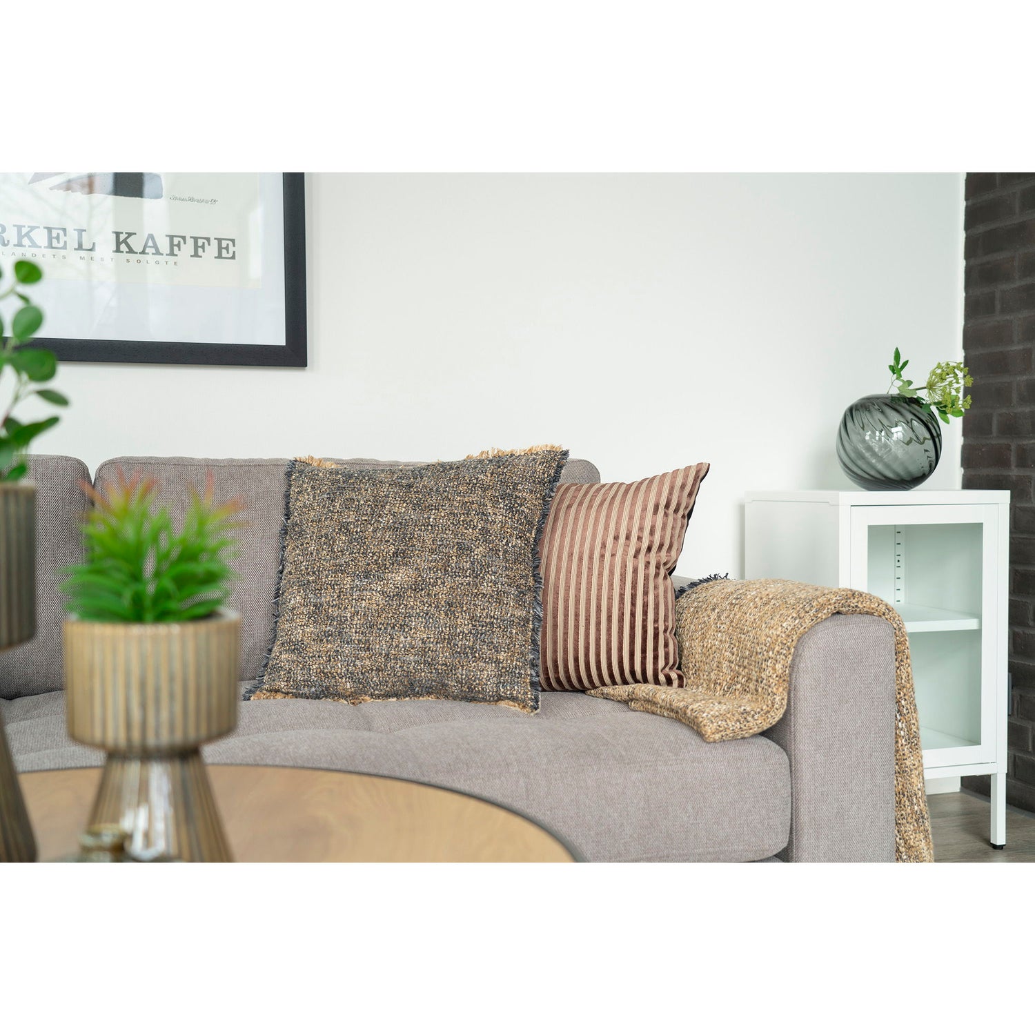 beige/brown 45x45 cm