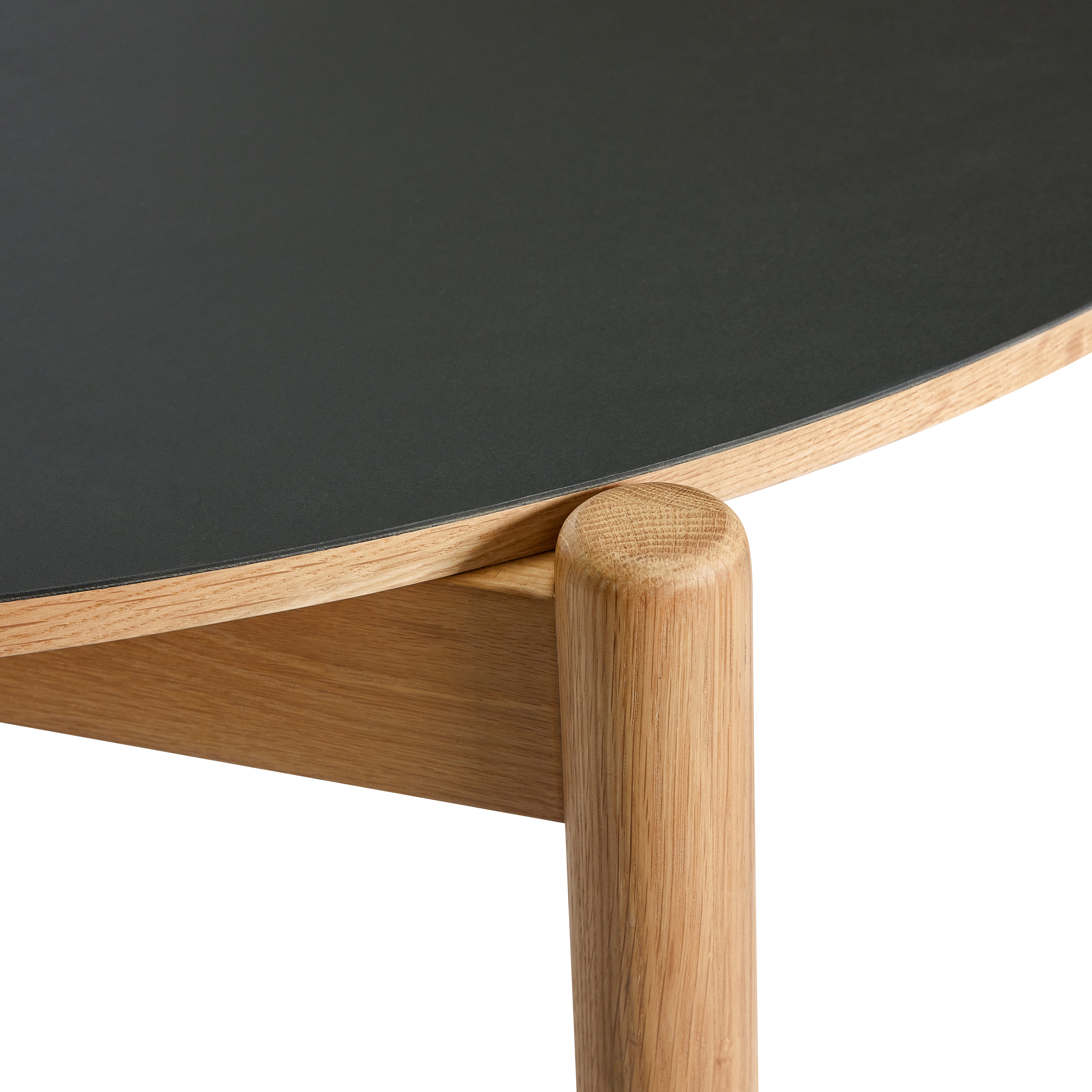 Oblique Dining Table Round Black - ø115xh75cm