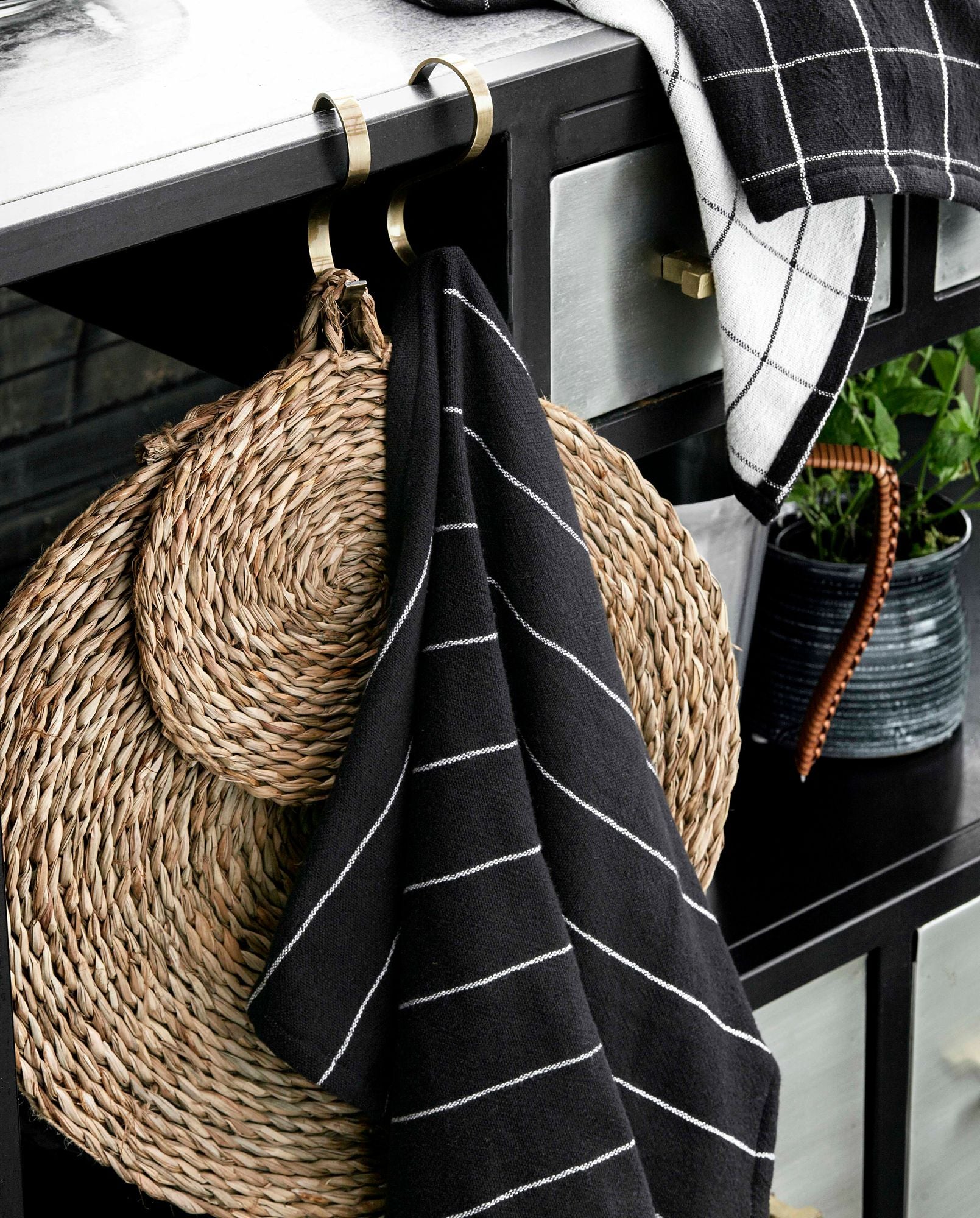 Cotton towel - Black/Raw White