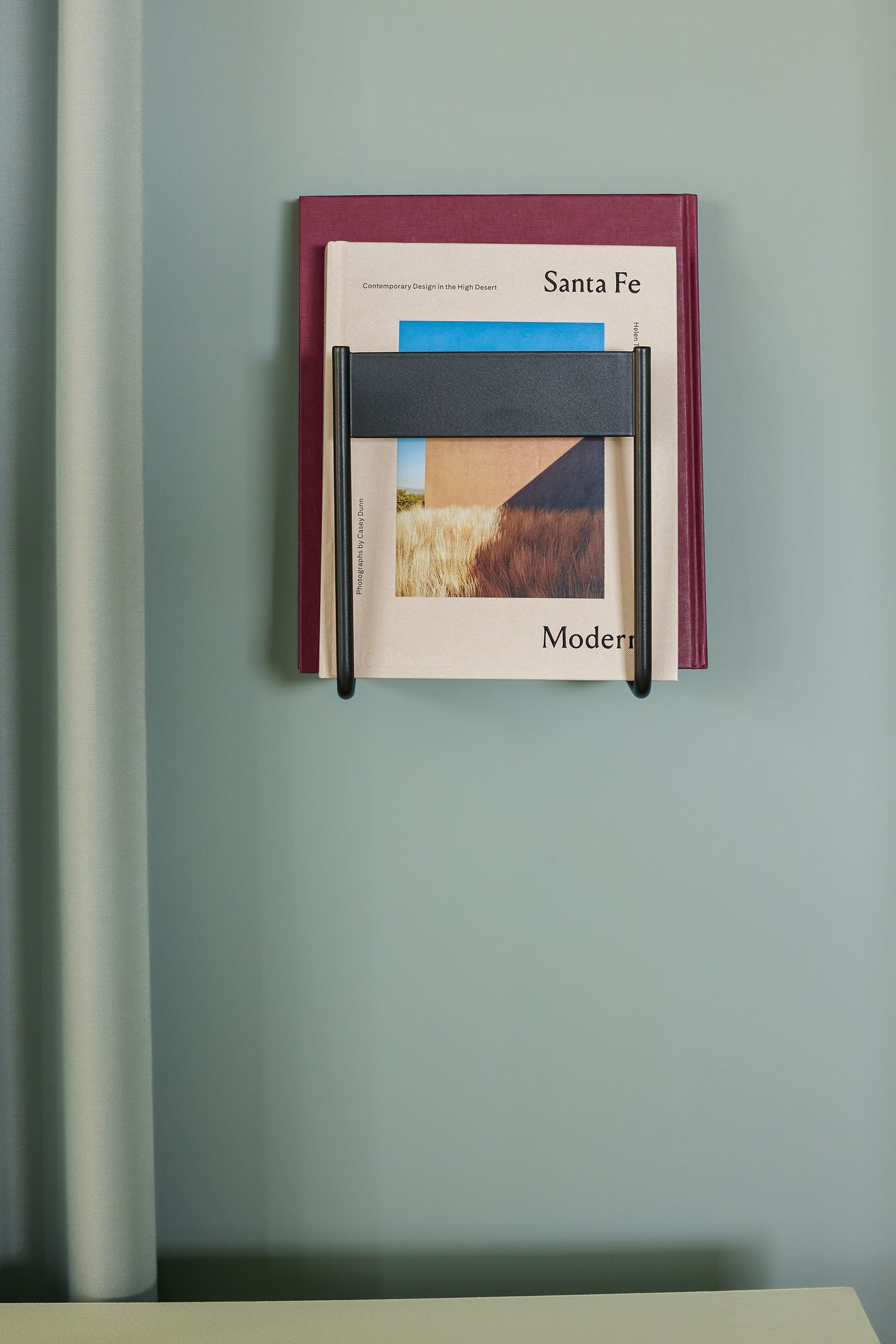 Hübsch Inbetween Magazine Holder Black