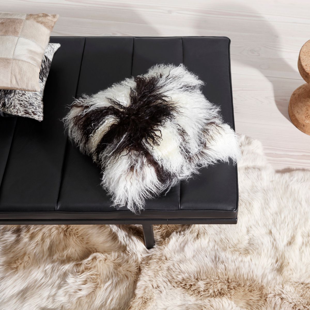 Lambskin pillow | Curly | Tibet | 40x40 cm