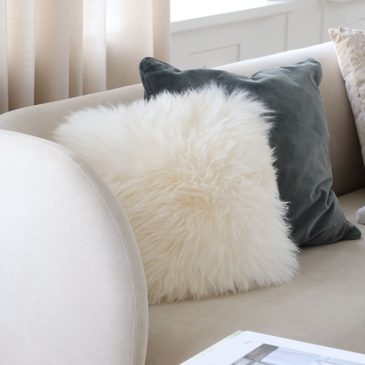 Lambskin cushion | Long-haired | New Zealand | 35x35 cm