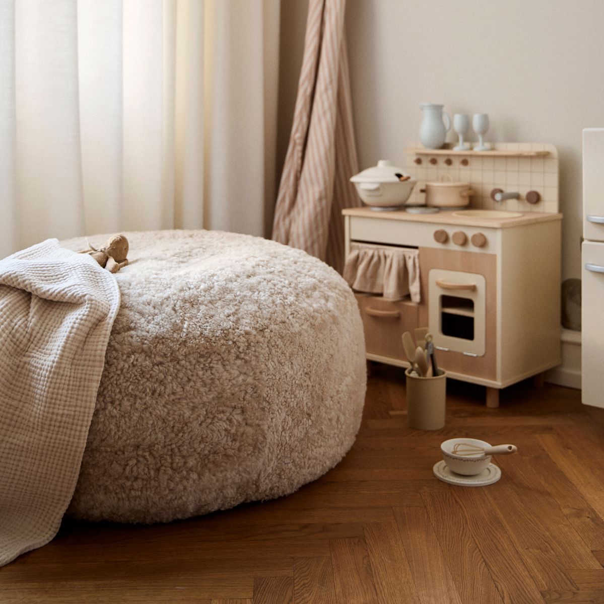 Round bean bag chair | Short-haired | New Zealand | 73x74 cm & 92x93 cm