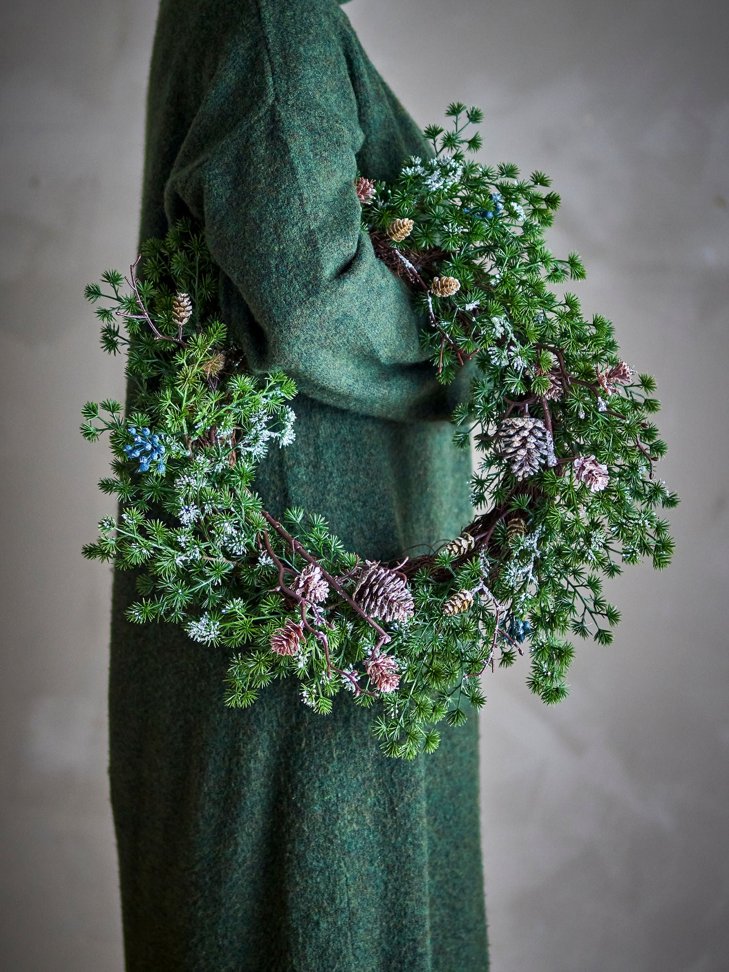 Bloomingville Cedar Wreath, Green, Artificial Flowers