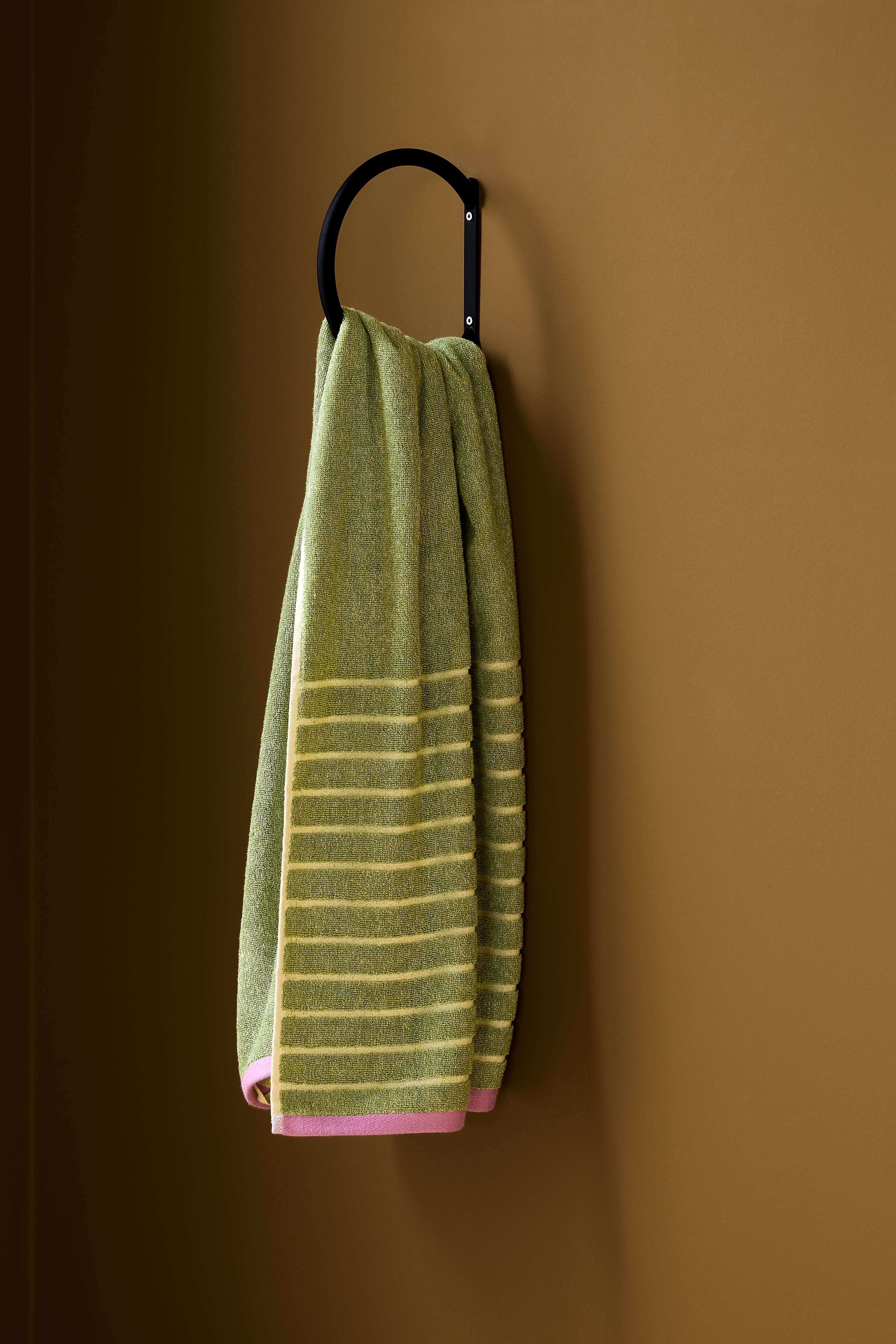 Apply Towel ring Black - 21x18cm