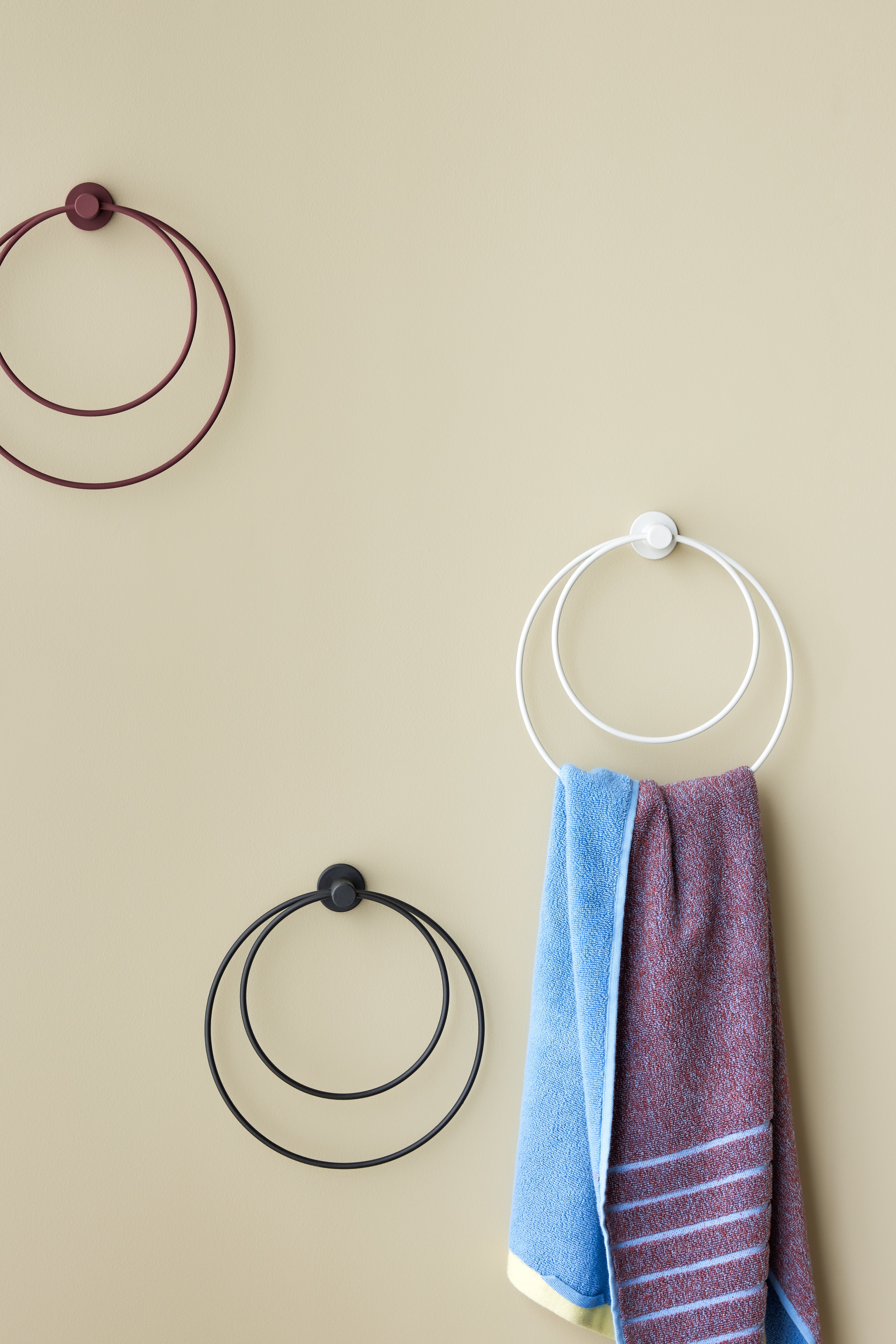 Loop Towel holder Burgundy - 26x23cm
