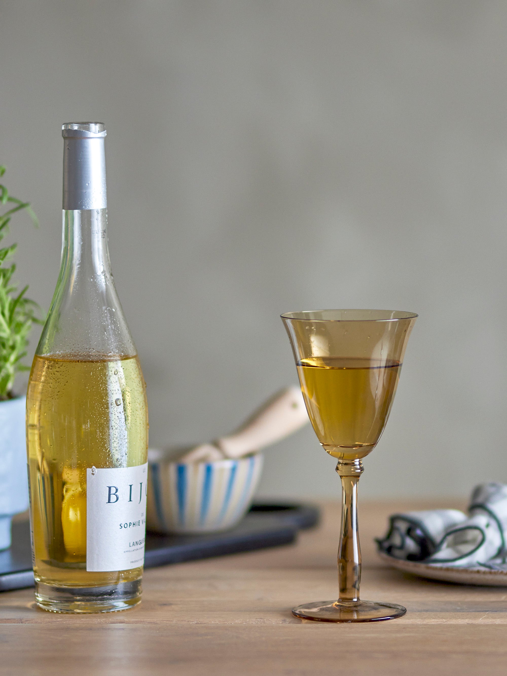 Viaja wine glasses, brown, glass