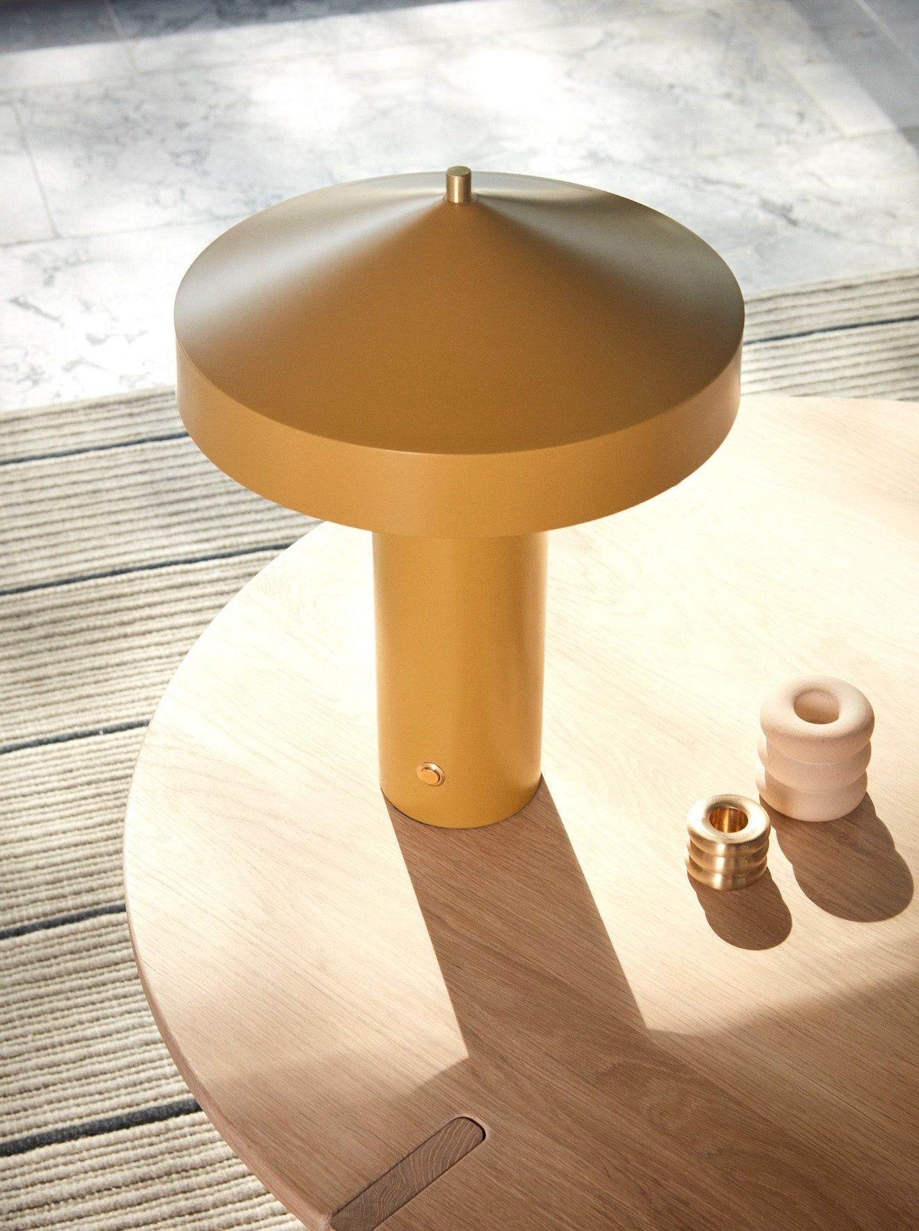 OYOY LIVING HATTO TABLE LAMP (EU)