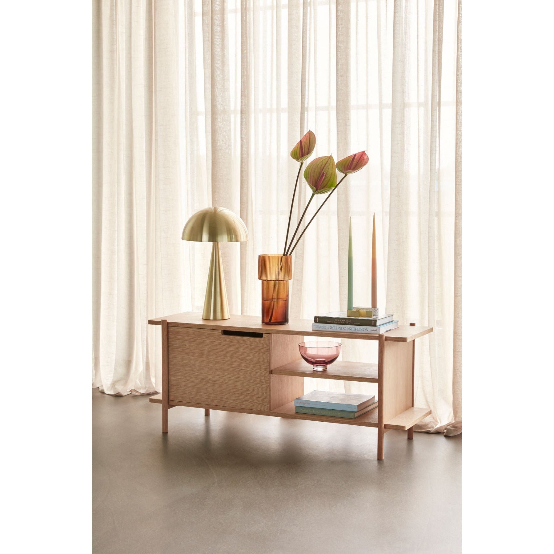 Hübsch people bestow nature