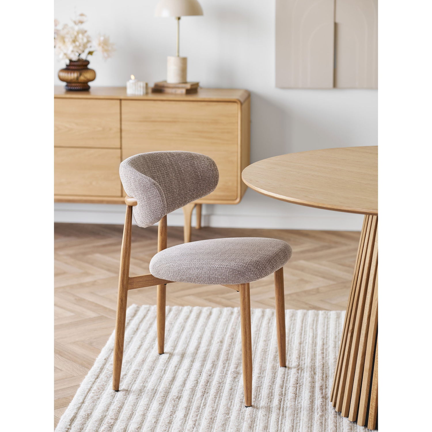 Levanto Dining chair - Dining chair, sand, wood look legs, oak HN1302