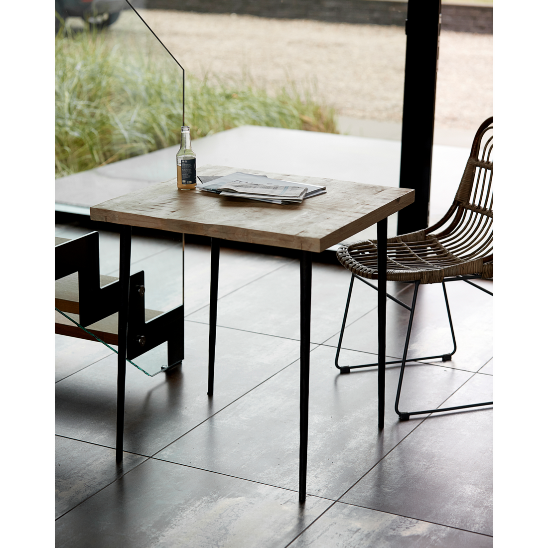 Table, hdslated, iron