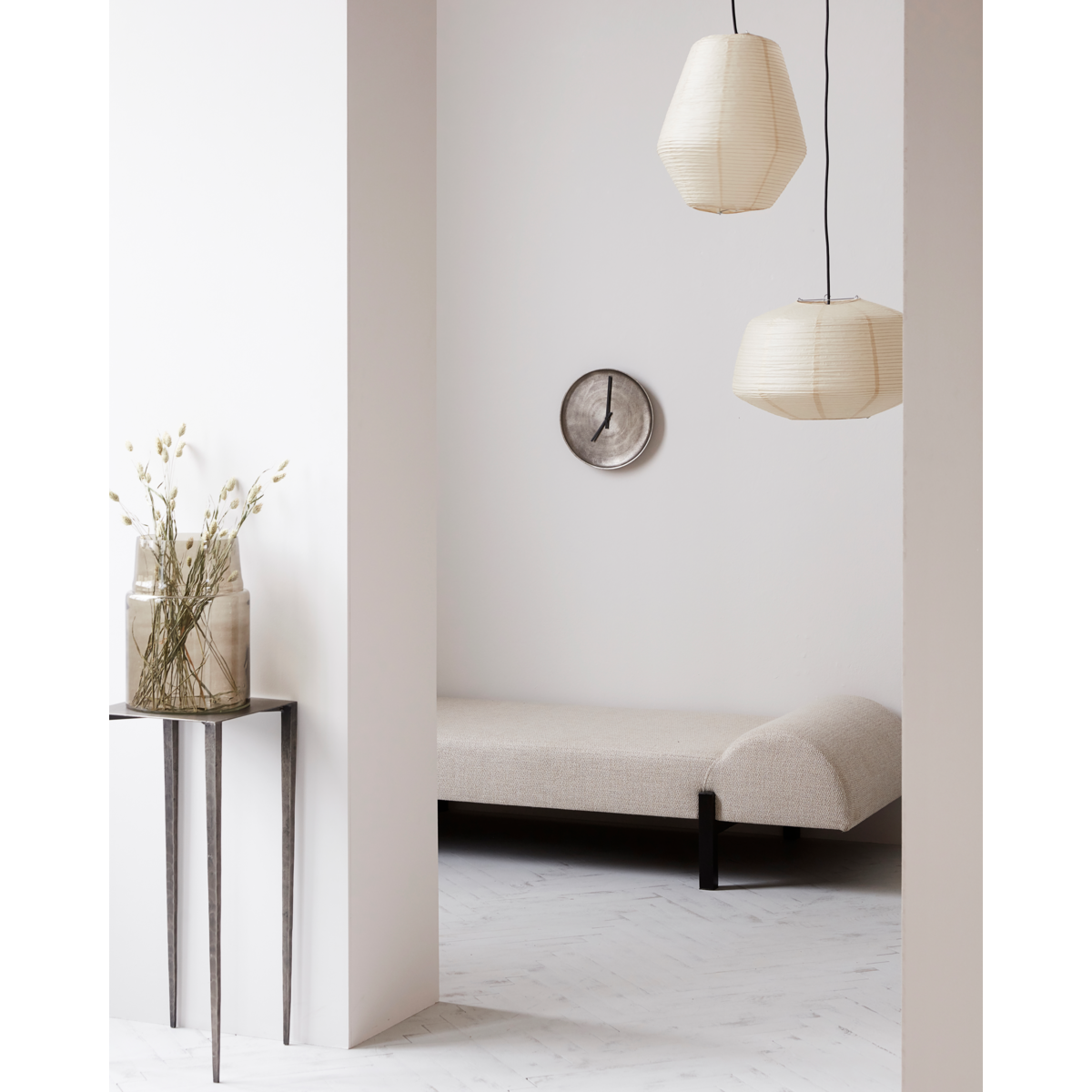 Ur, curva, silver oxidized
