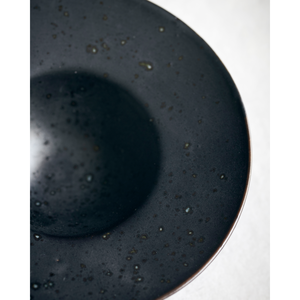 Egg cup, hdpion, black; brown
