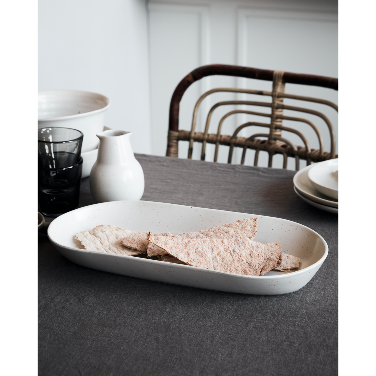 Serving dish, hdpion, gray; white