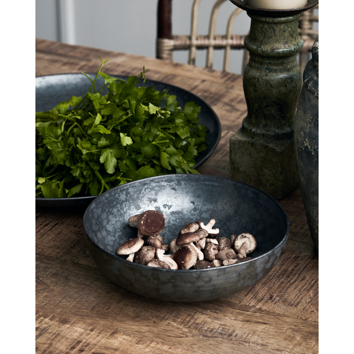 Bowl, hdpion, black; brown