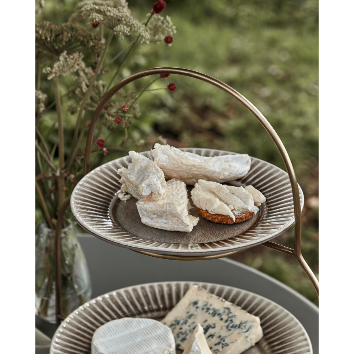 Lunch plate, hdpleat, gray; brown