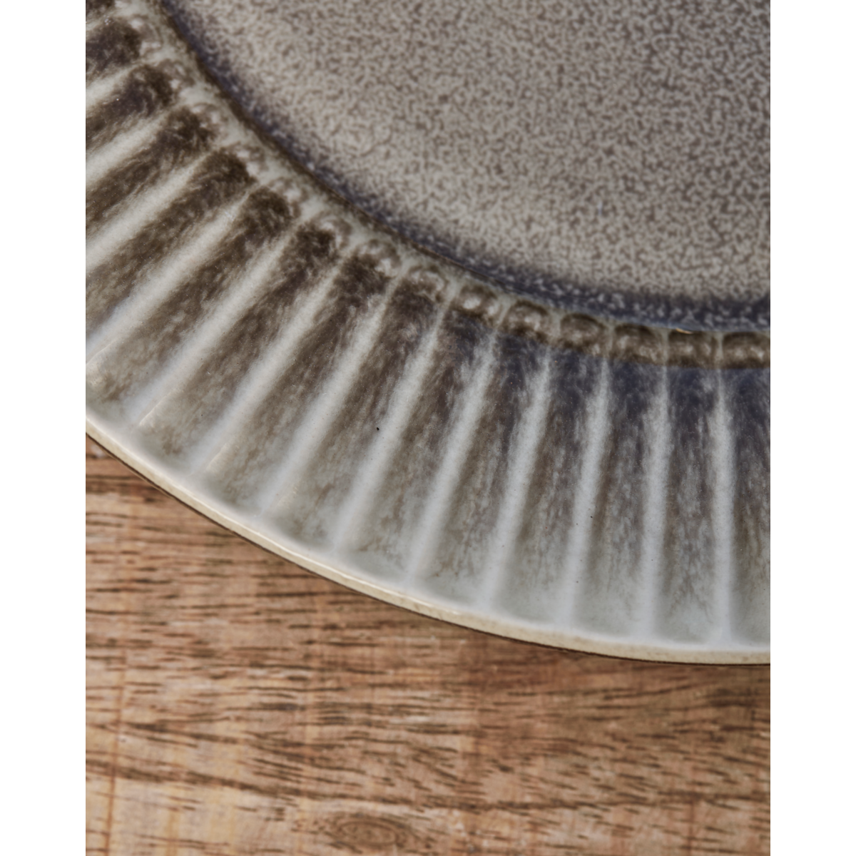 Lunch plate, hdpleat, gray; brown
