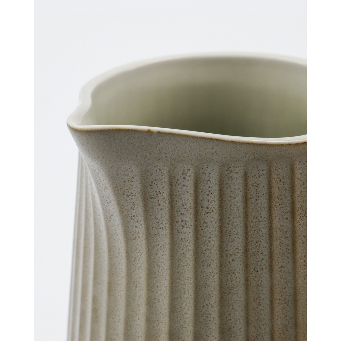Jug, hdpleat, gray; brown