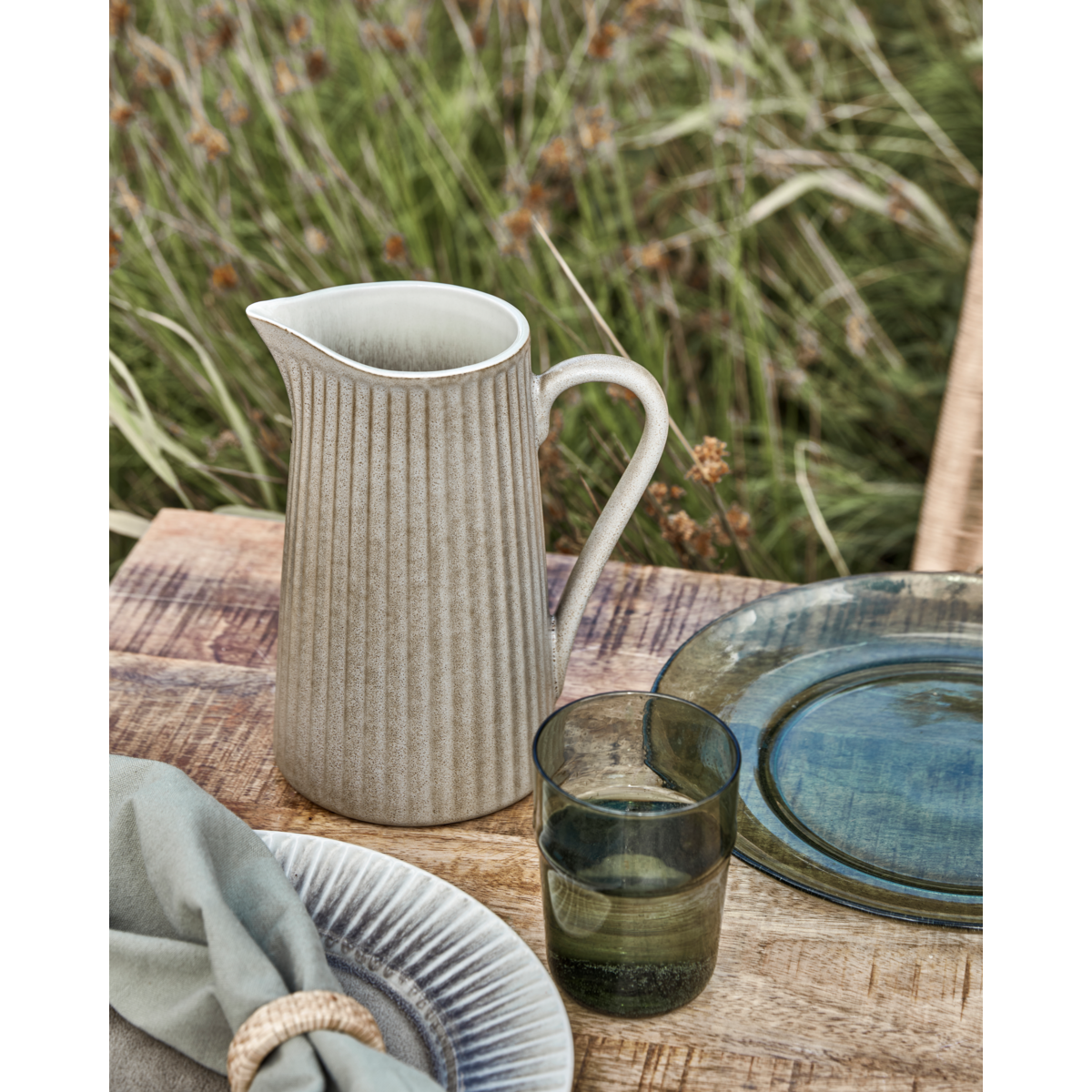 Jug, hdpleat, gray; brown