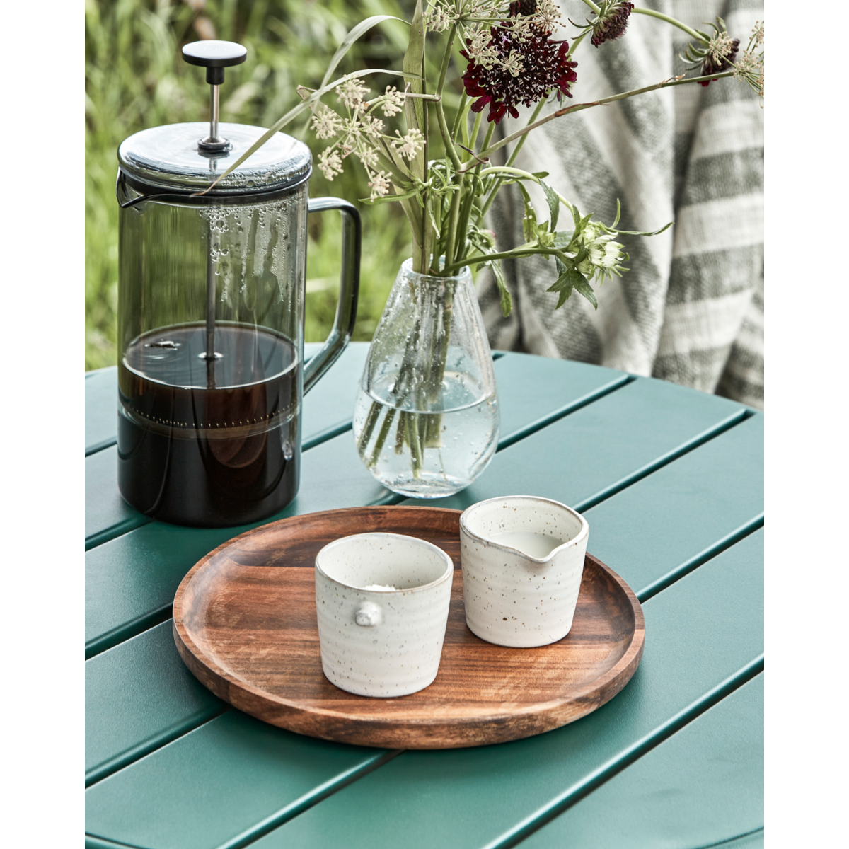 Milk jug and sugar bowl, hdpion, gray; white
