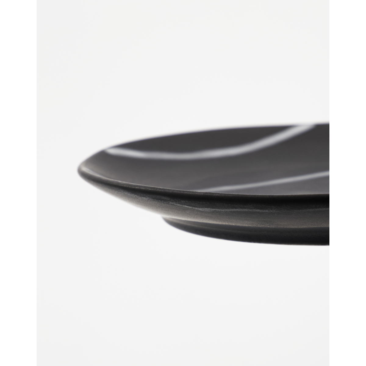 Plate, hdline, black; brown