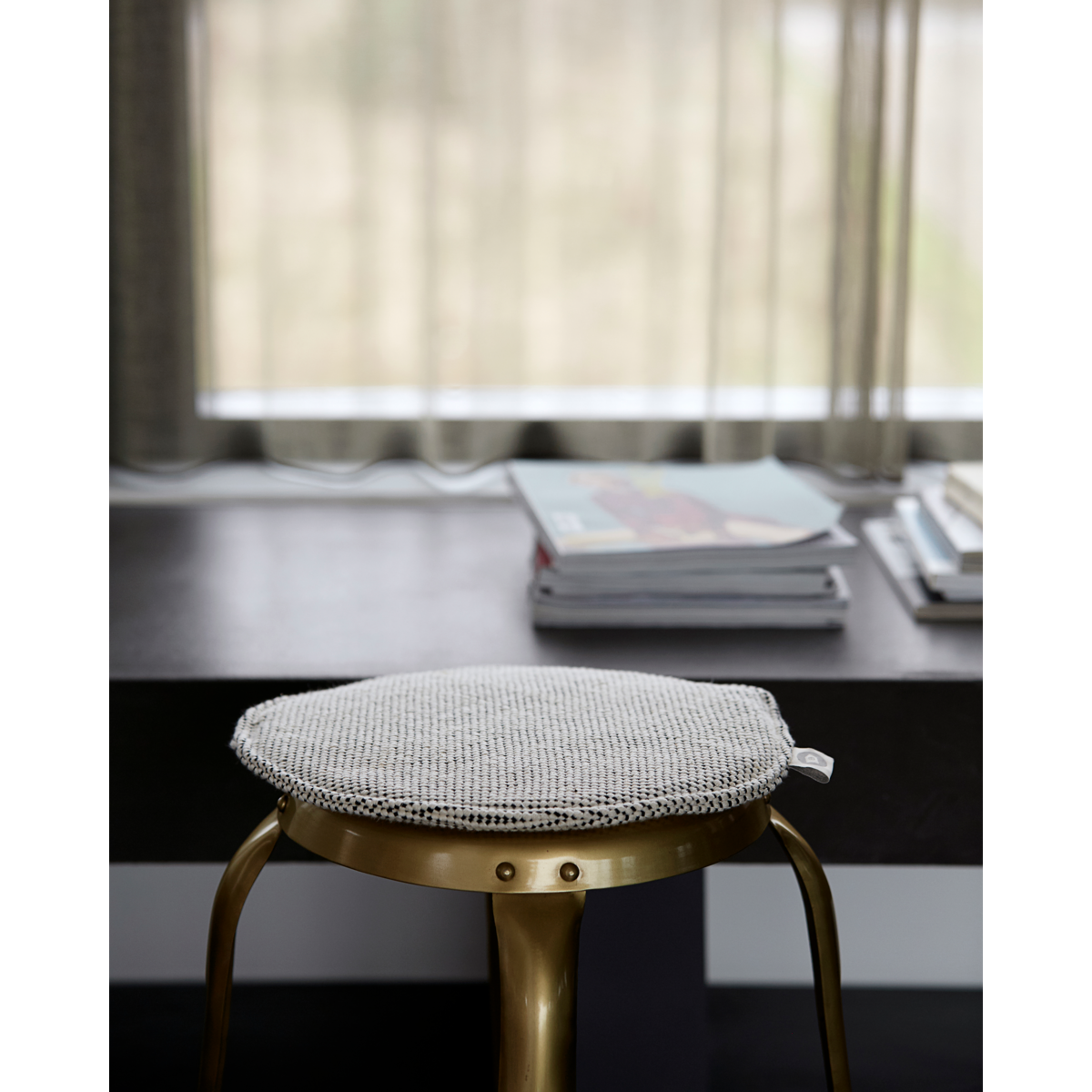 Seating cushion, hdcuun, black; white