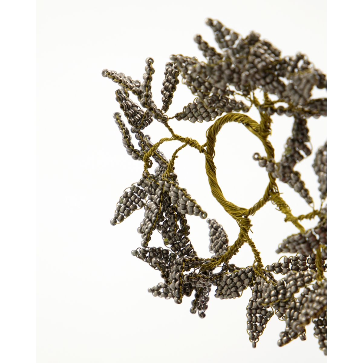 Light cuff, hdpearl, gray; gold