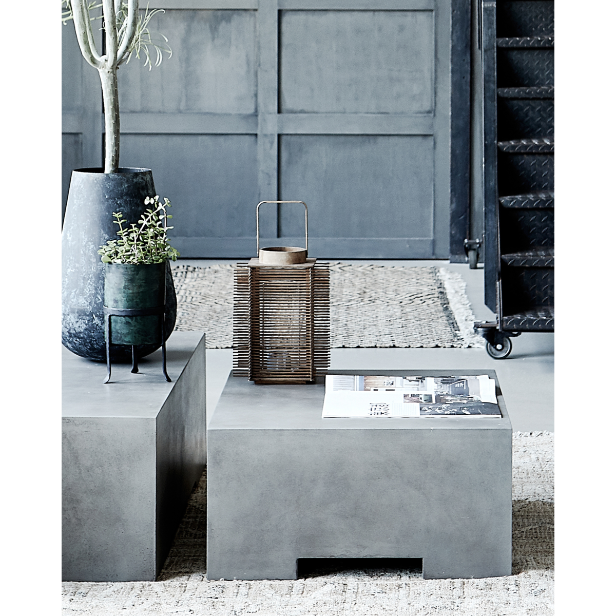 Table, hdcrete, gray