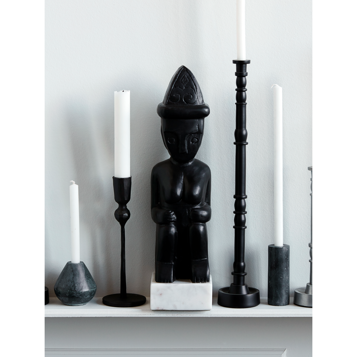 Artwork, hdtwo sitting, black