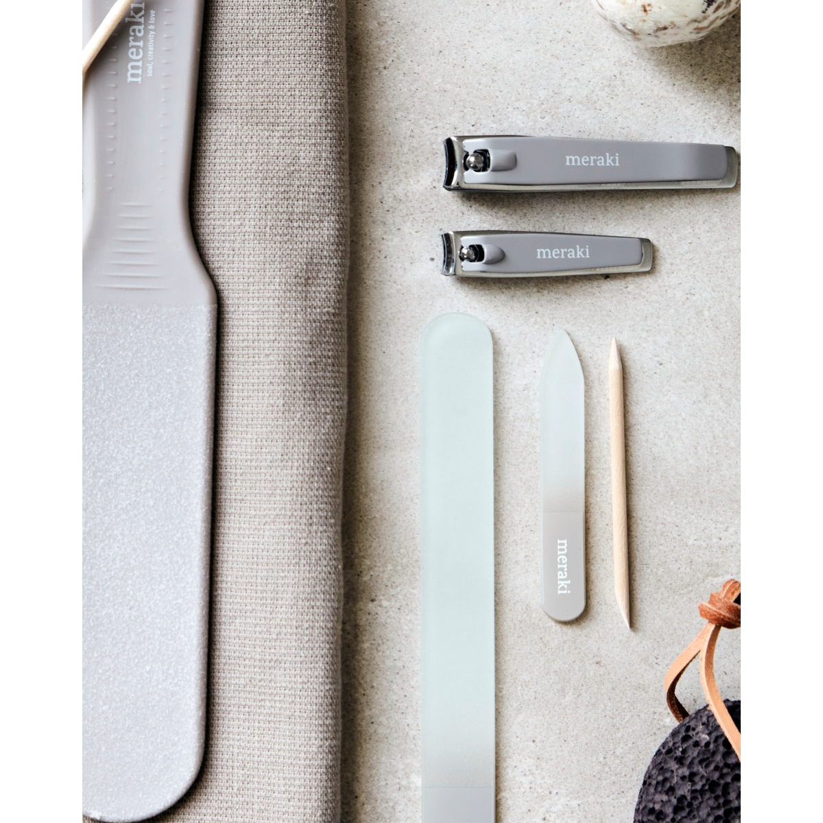 Nail kit, Mkw. Cuticle Pusher, Nail File, Small Clipper And, Gray