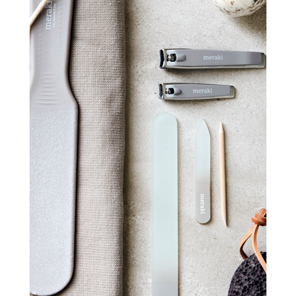 Nail kit, Mkw. Cuticle Pusher, Nail File, Small Clipper And, Gray