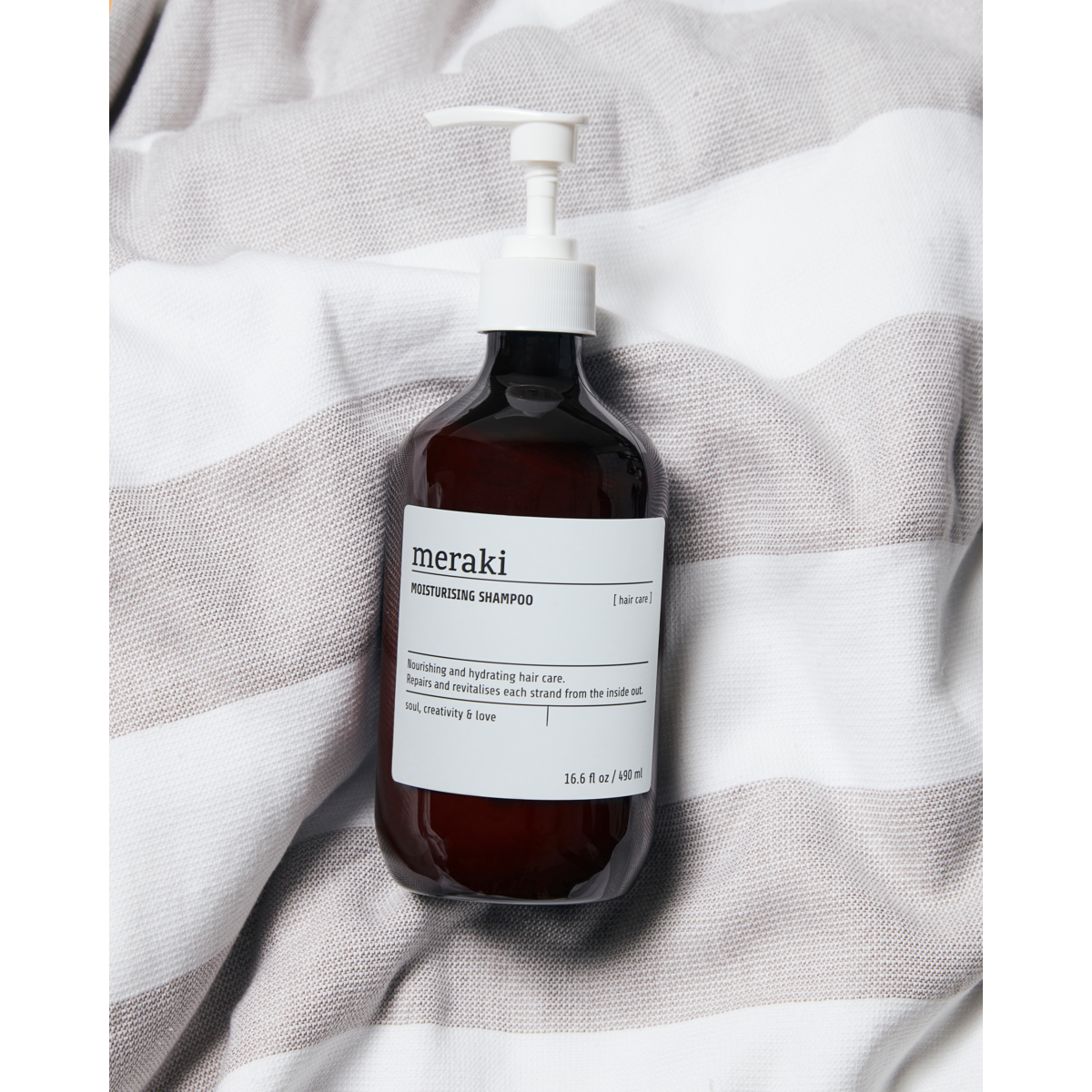 Moisturising shampoo, brown