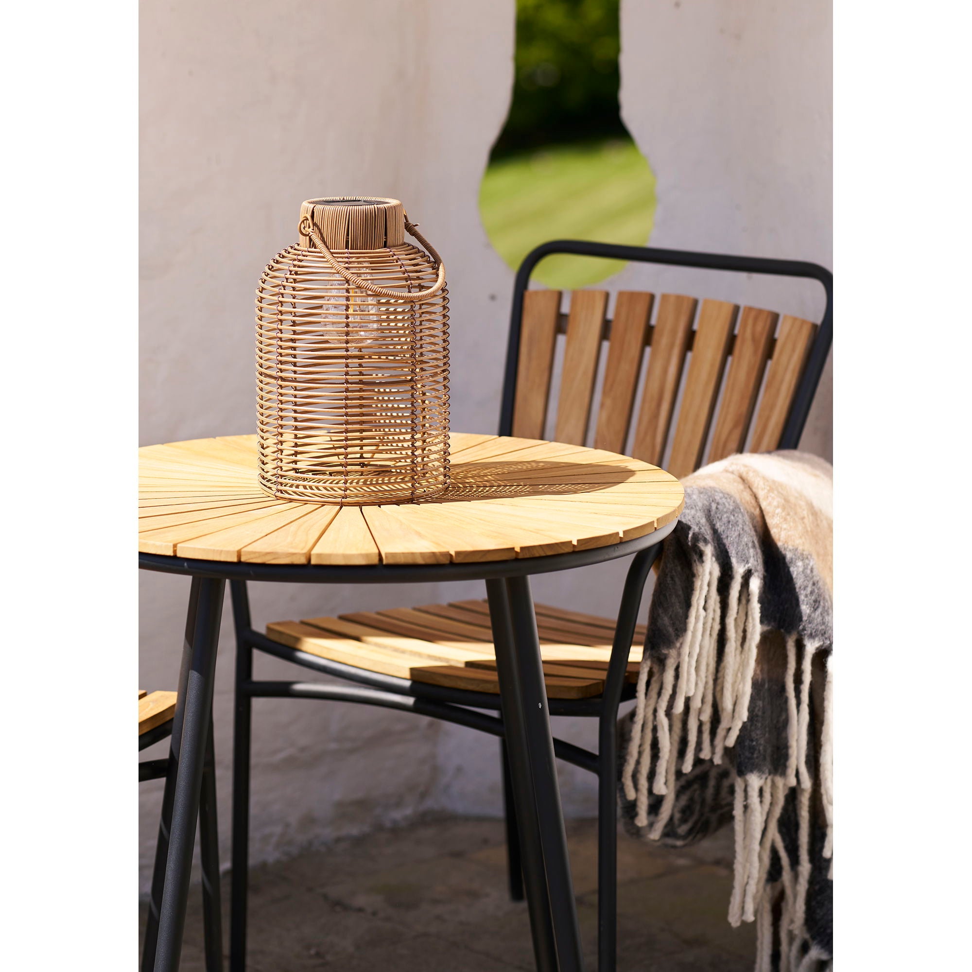 Brentford lamp - lamp, nature, integrated solar cells