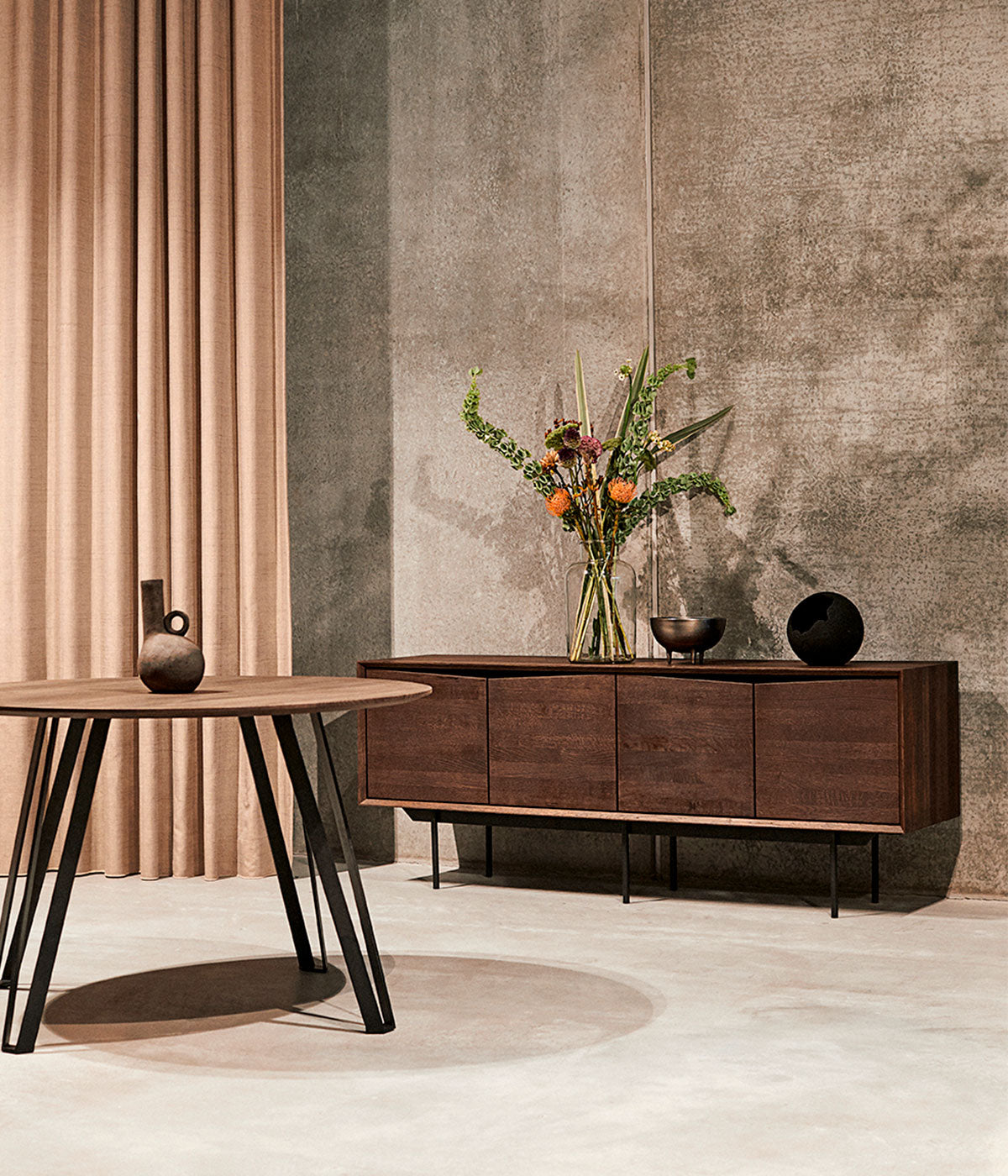 Muubs - Floor lamp Crust - Mat Black Lava Stone - Ø22XH21 cm