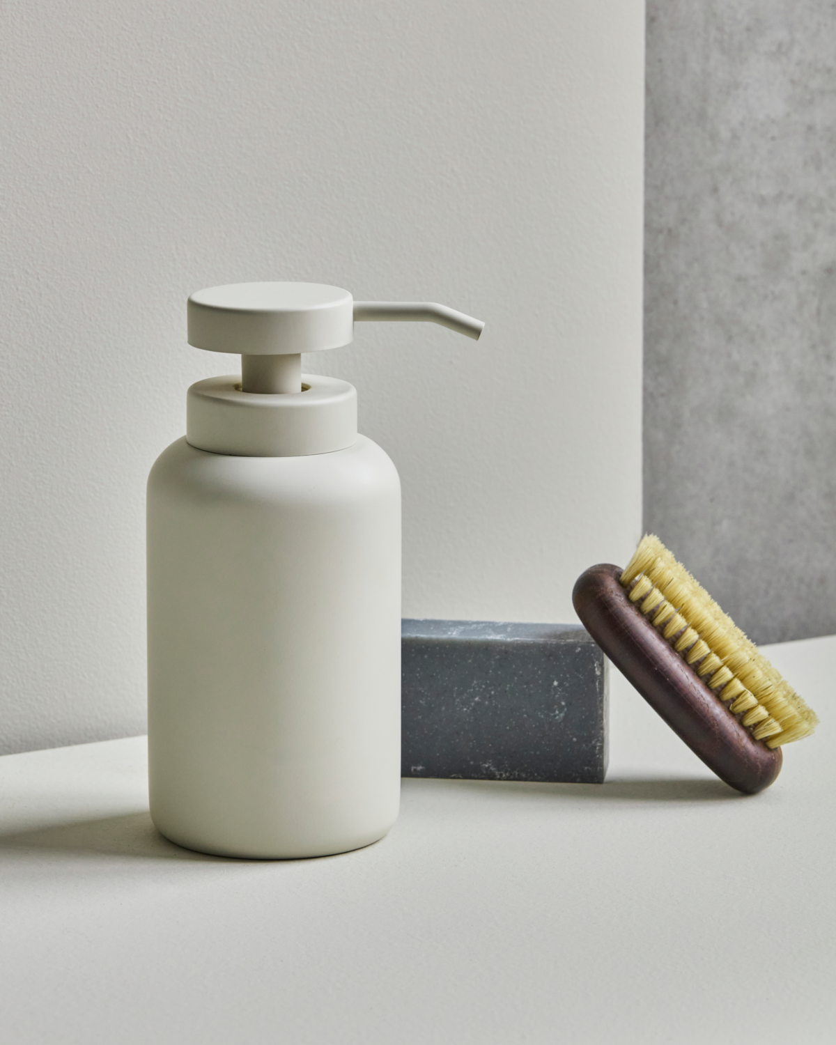 Soap dispenser, HDWah, Off-white