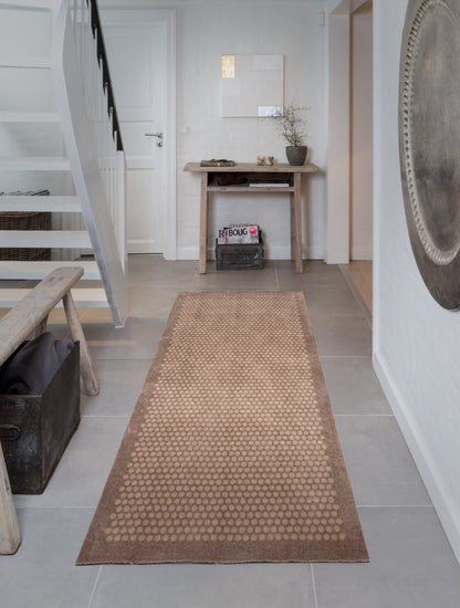 GULVMÅTTE 90 x 200 CM - DOTS/SAND - Tica Copenhagen - DesignGaragen.dk
