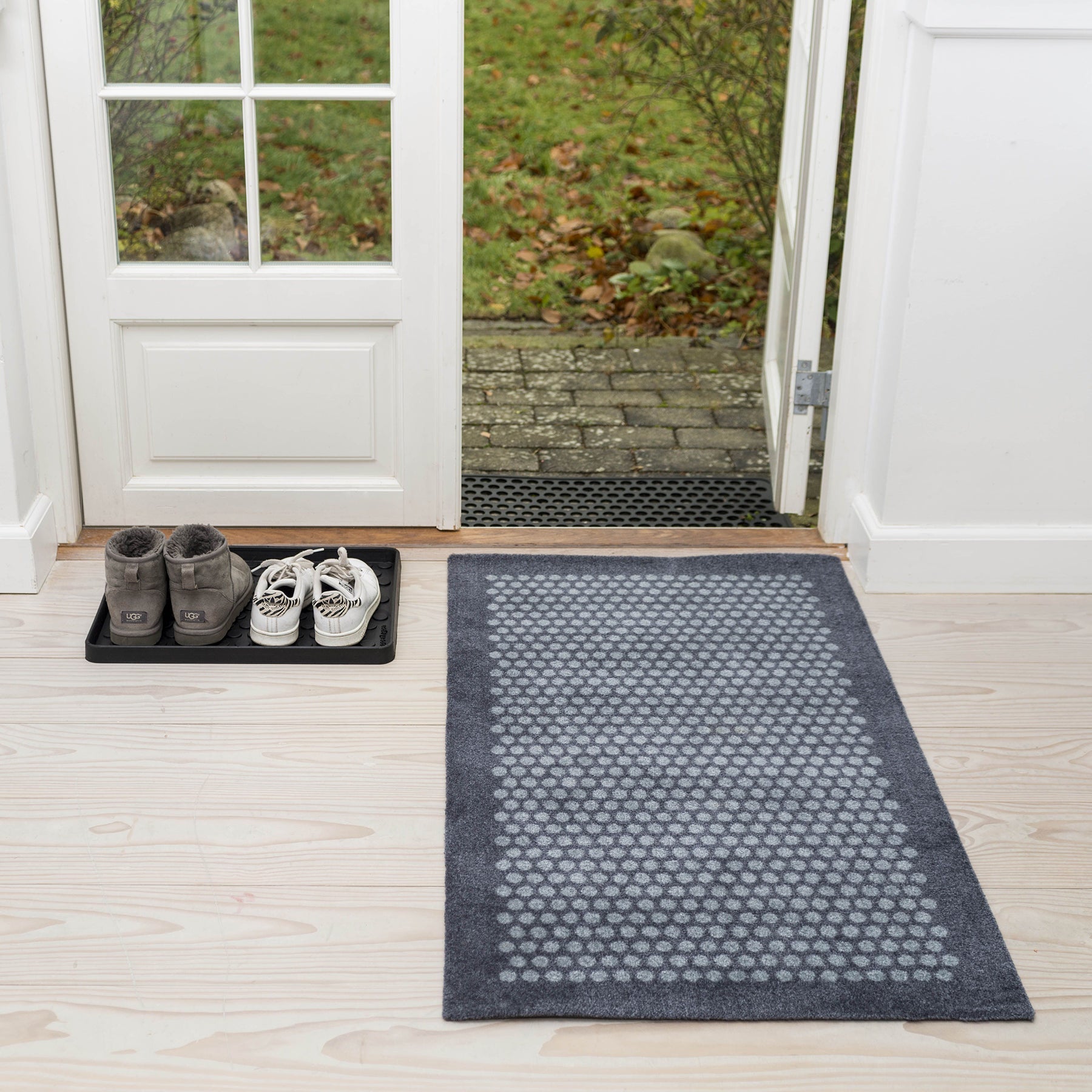 Floor mat 67 x 200 cm dots/gray