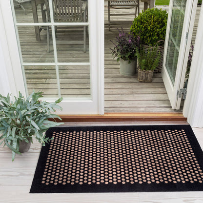 GULVMÅTTE 67 x 120 CM - DOTS/BLACK SAND - Tica Copenhagen - DesignGaragen.dk