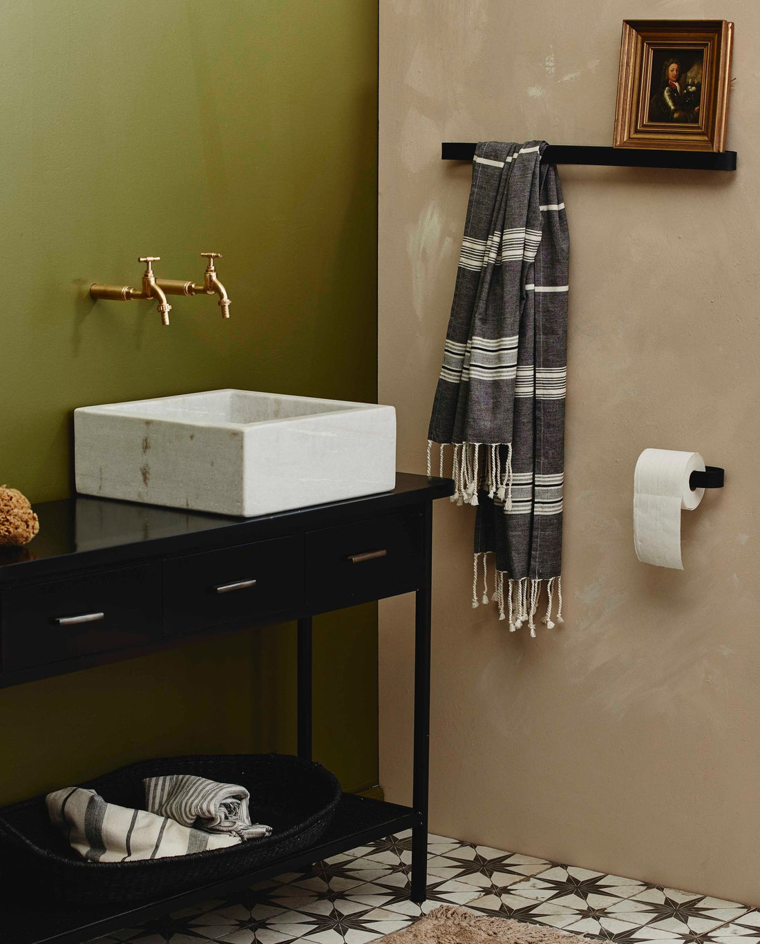 Sotra toilet roll holder in stainless steel - L16.5 cm - black