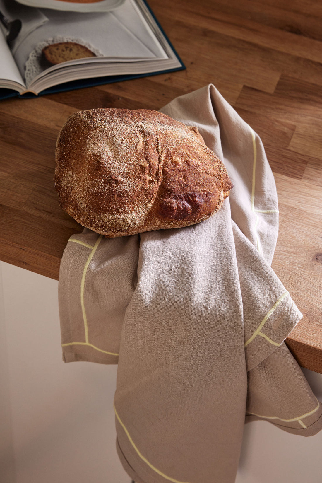 Hübsch Easypeasy tea towel sand/yellow