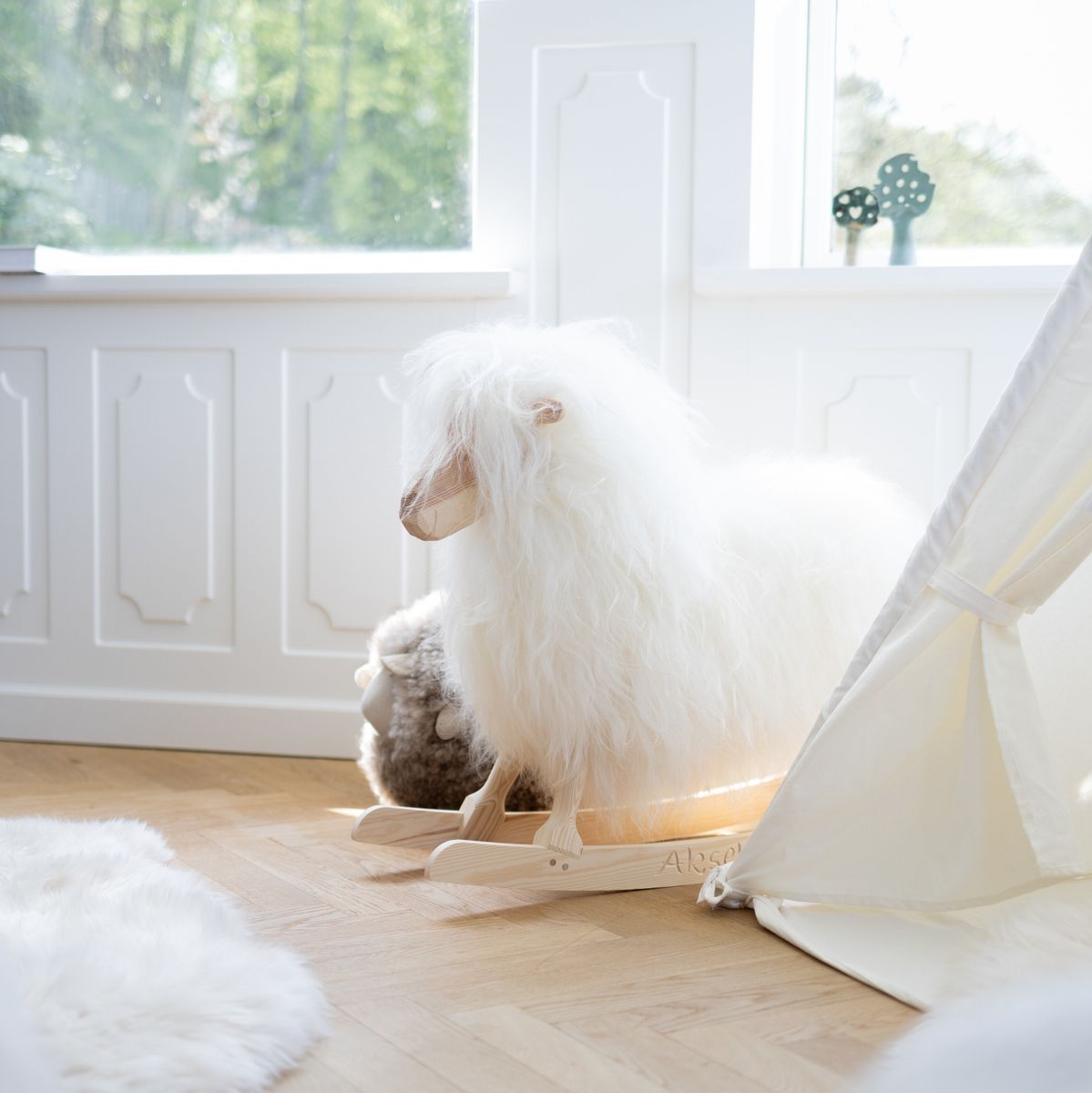 Manray Povl Kjer Design | Gotland Lambskin | Large L85xW25xH60 cm