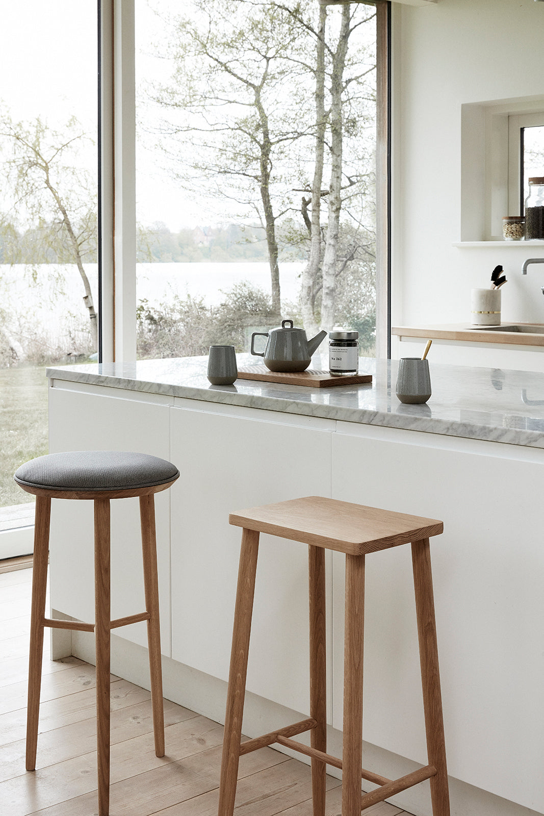 People bar stool nature - 35x25xh72cm